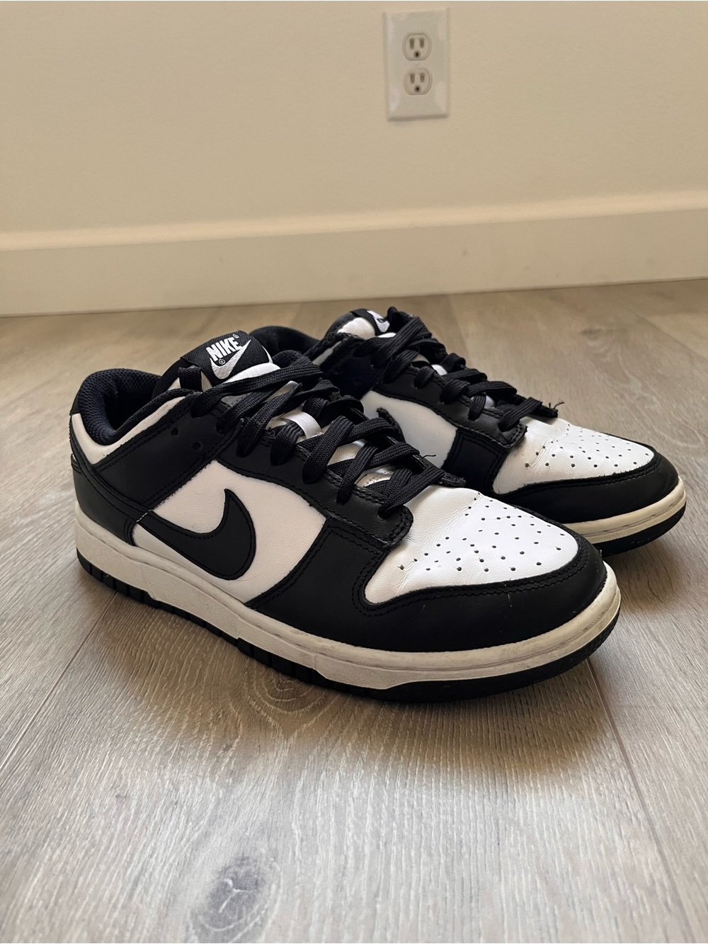 Nike Dunk Low Panda Black White US 7.5 – Classic Streetwear Kicks 🏀